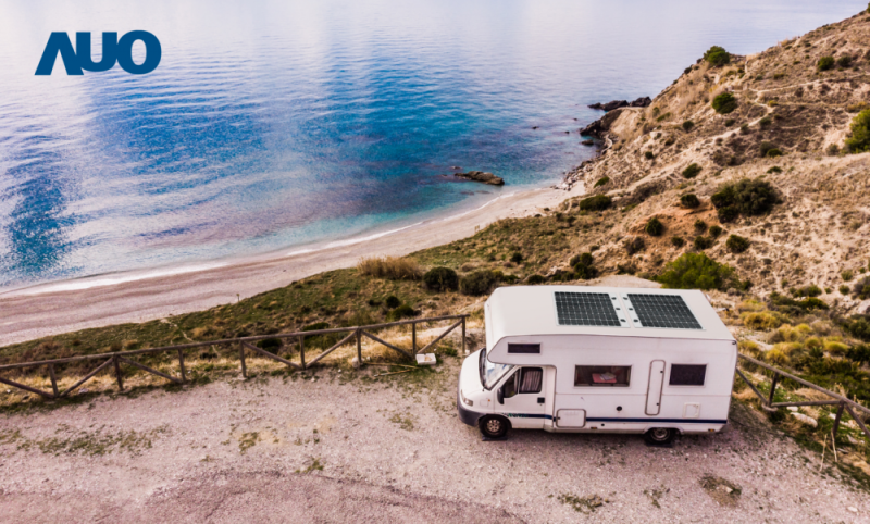 「可撓輕量化太陽光電板SunCurva」使用輕量特殊耐候型複合板取代傳統太陽能板的玻璃前板，不僅降低70%重量，每米平方僅3Kg；具有抗衝擊性能及通過電磁相容性測試，可應用於交通運輸工具，如露營車、遊艇等